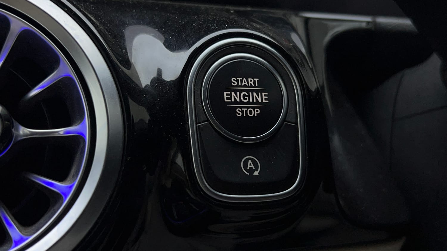 2023 Mercedes-Benz GLA 200-43