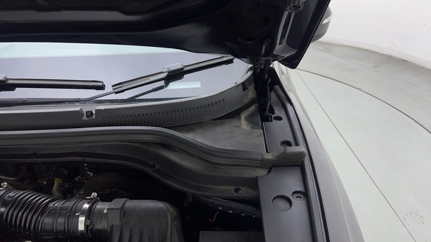 2023 Mahindra XUV700 AX 7 Petrol AT 7 STR-31