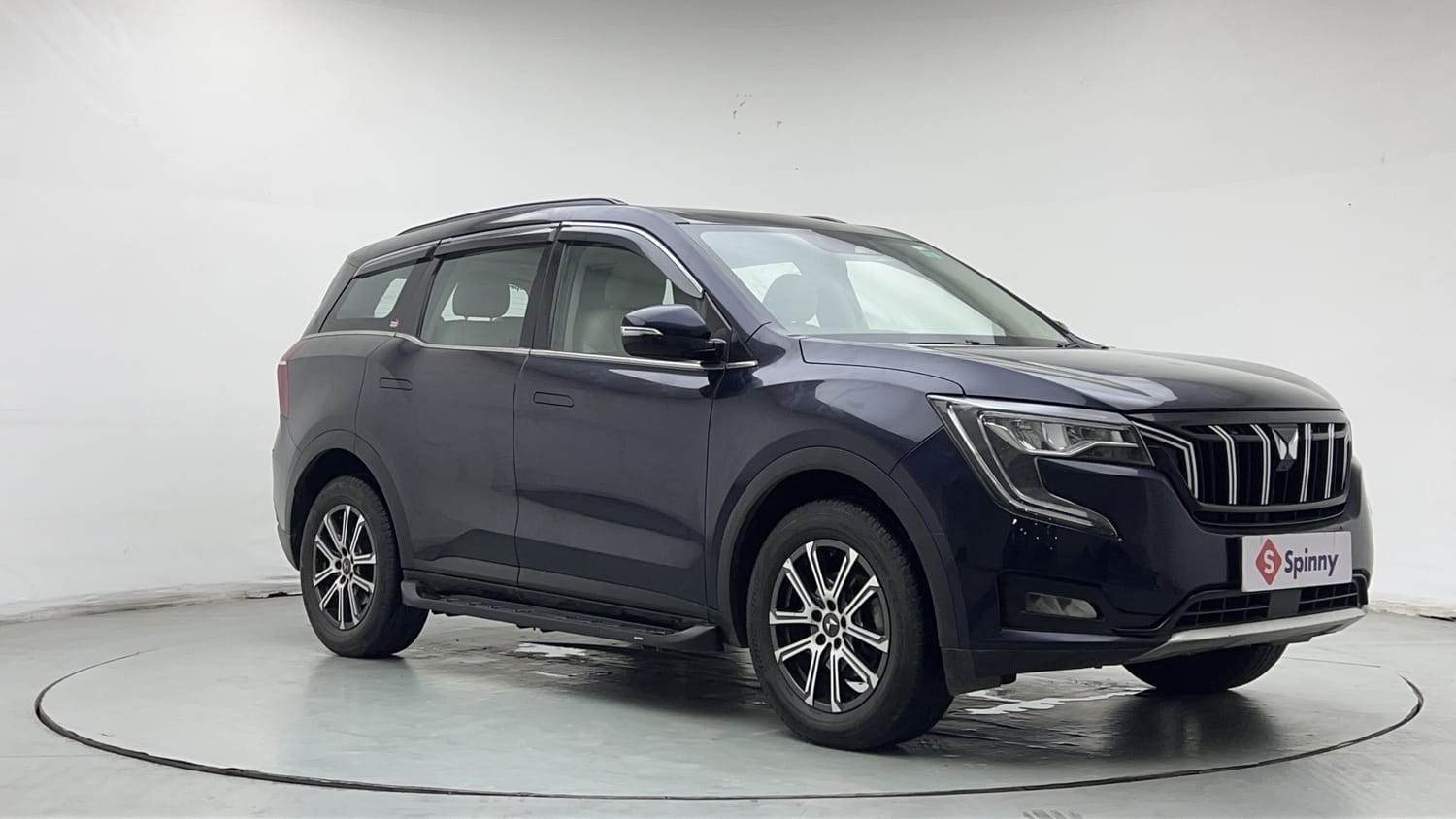 2023 Mahindra XUV700 AX 7 Petrol AT 7 STR-6