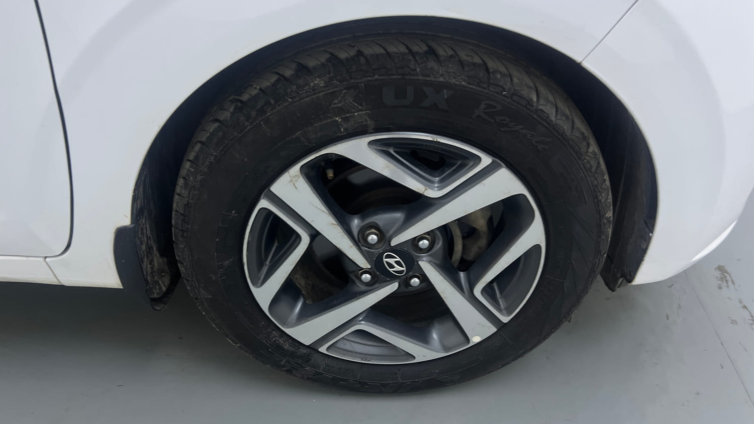 Used 2021 Hyundai Aura SX Plus 1.0 Petrol Petrol Manual tyres RIGHT FRONT TYRE RIM VIEW