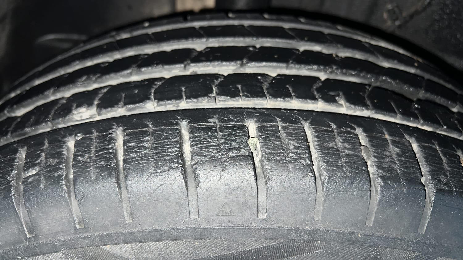 Used 2022 Tata Punch CREATIVE KAZIRANGA EDITION CNG (OUTSIDE FITTED) Cng Manual tyres RIGHT REAR TYRE TREAD VIEW