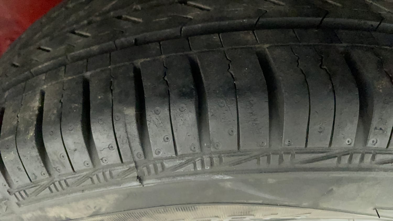 Used 2021 Volkswagen Polo Trendline 1.0L MPI Petrol Manual tyres LEFT REAR TYRE TREAD VIEW