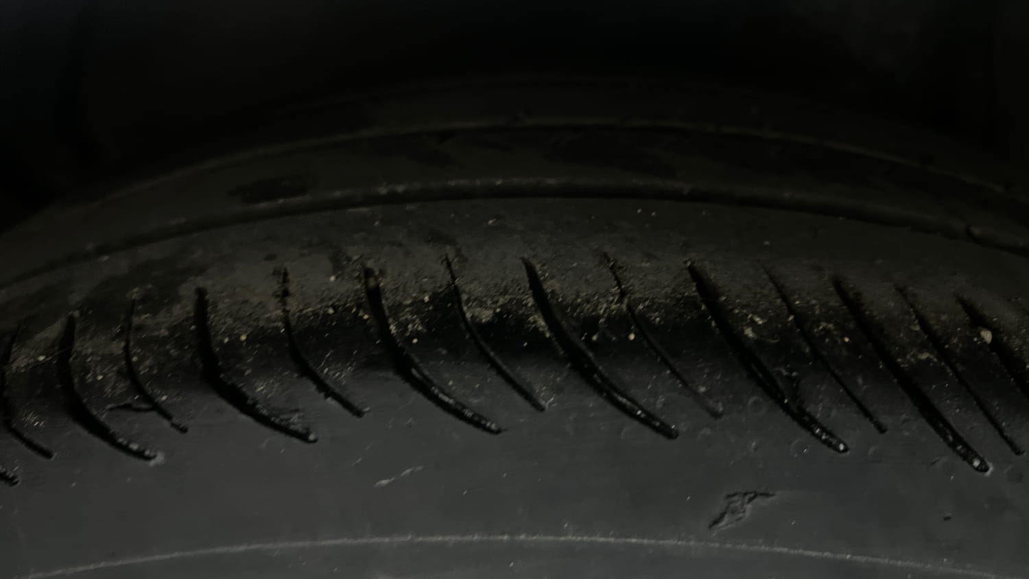 Used 2021 Hyundai Aura SX Plus 1.0 Petrol Petrol Manual tyres RIGHT REAR TYRE TREAD VIEW