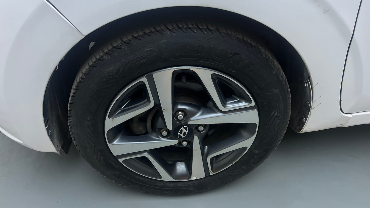 Used 2021 Hyundai Aura SX Plus 1.0 Petrol Petrol Manual tyres LEFT FRONT TYRE RIM VIEW
