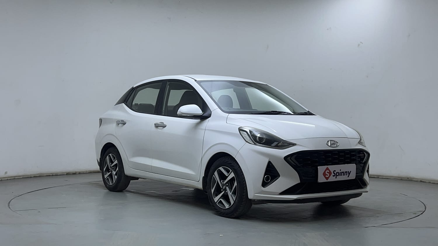 Used 2021 Hyundai Aura SX Plus 1.0 Petrol Petrol Manual exterior RIGHT FRONT CORNER VIEW