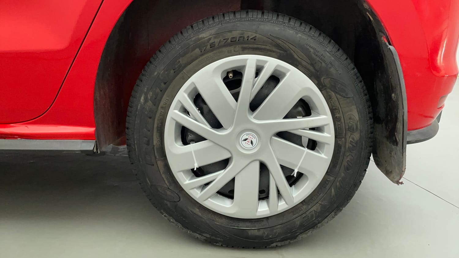Used 2021 Volkswagen Polo Trendline 1.0L MPI Petrol Manual tyres LEFT REAR TYRE RIM VIEW
