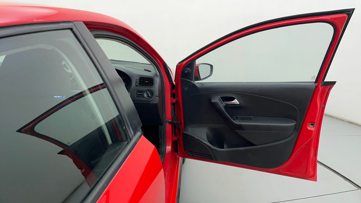 Used 2021 Volkswagen Polo Trendline 1.0L MPI Petrol Manual interior RIGHT FRONT DOOR OPEN VIEW