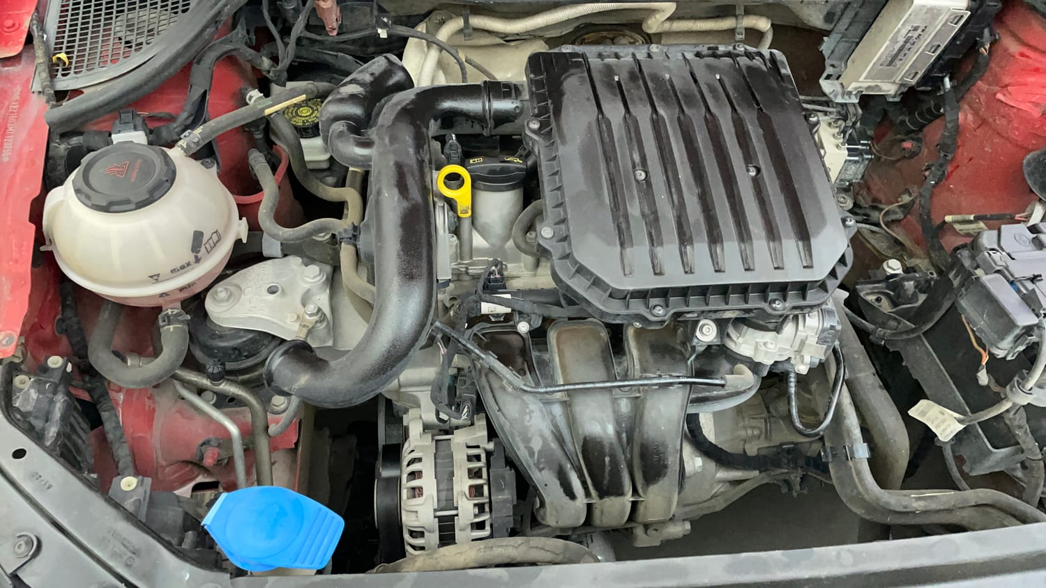 Used 2021 Volkswagen Polo Trendline 1.0L MPI Petrol Manual engine ENGINE RIGHT SIDE VIEW