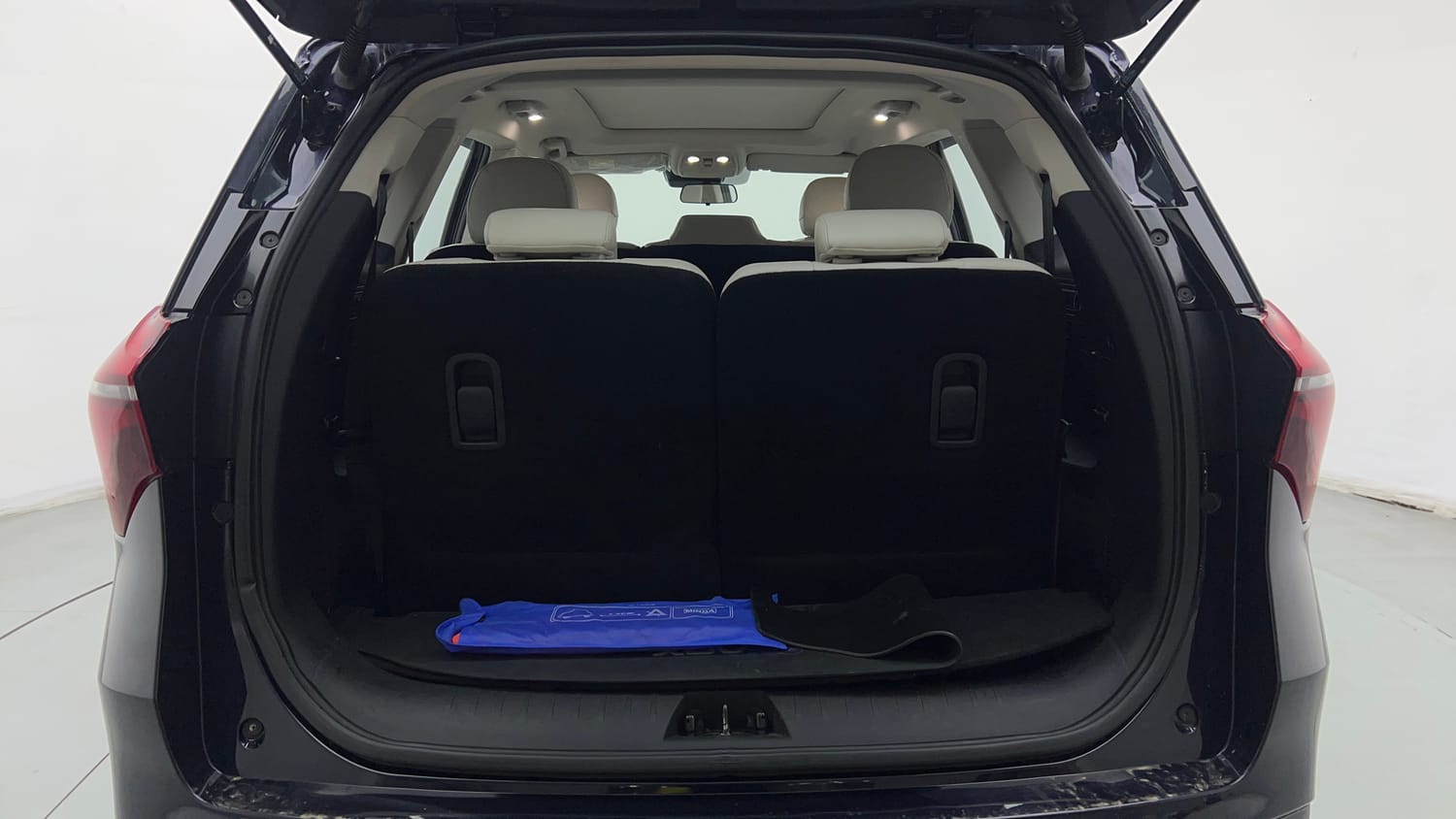 2023 Mahindra XUV700 AX 7 Petrol AT 7 STR-26
