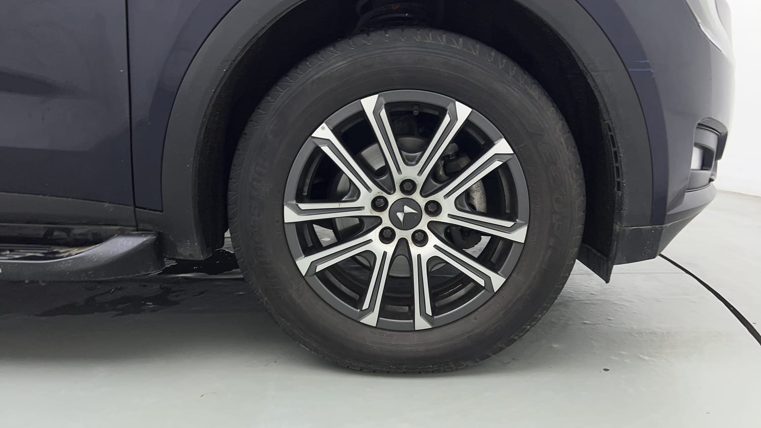 2023 Mahindra XUV700 AX 7 Petrol AT 7 STR-33