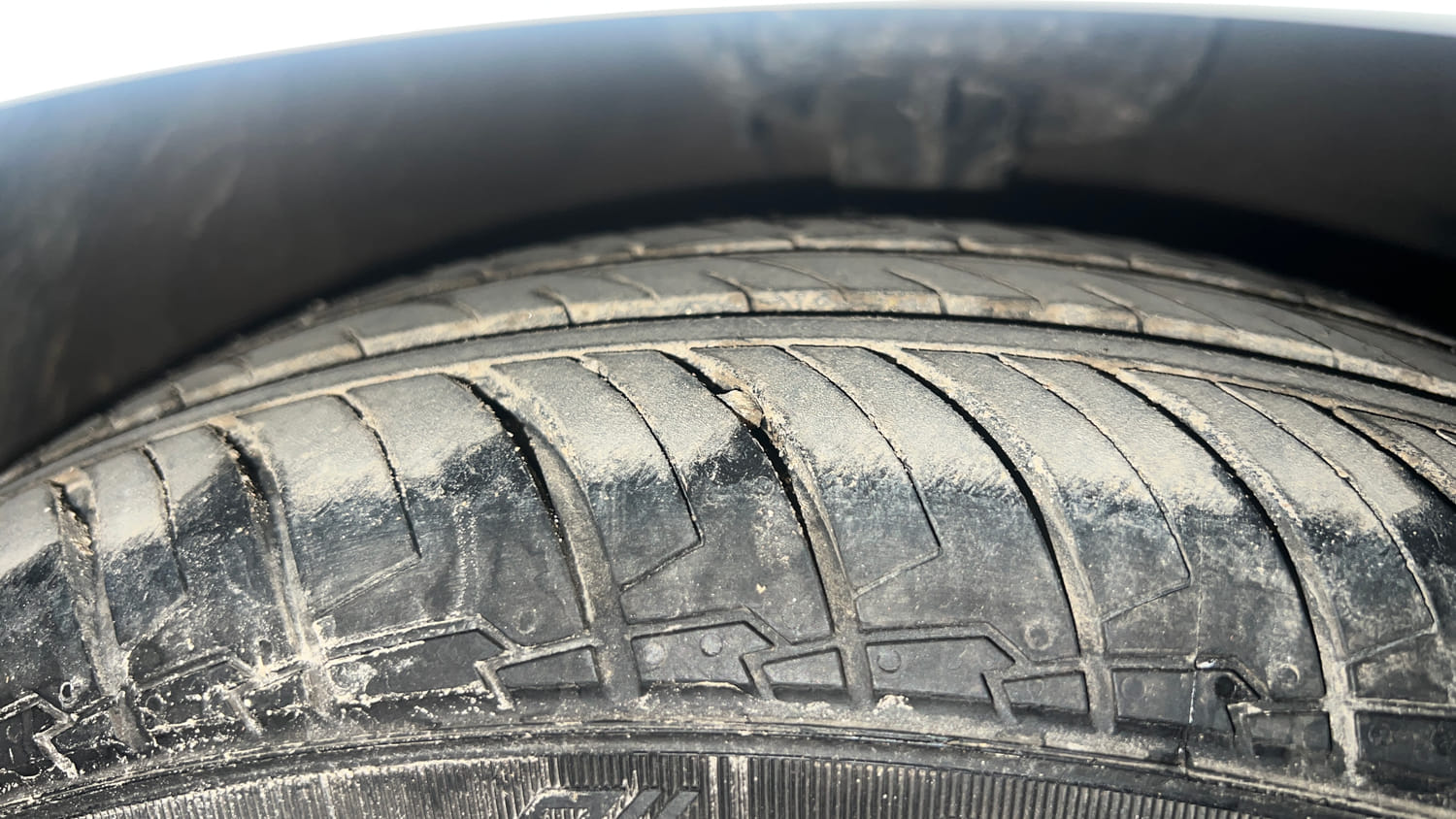 Used 2021 Hyundai Aura SX Plus 1.0 Petrol Petrol Manual tyres RIGHT FRONT TYRE TREAD VIEW