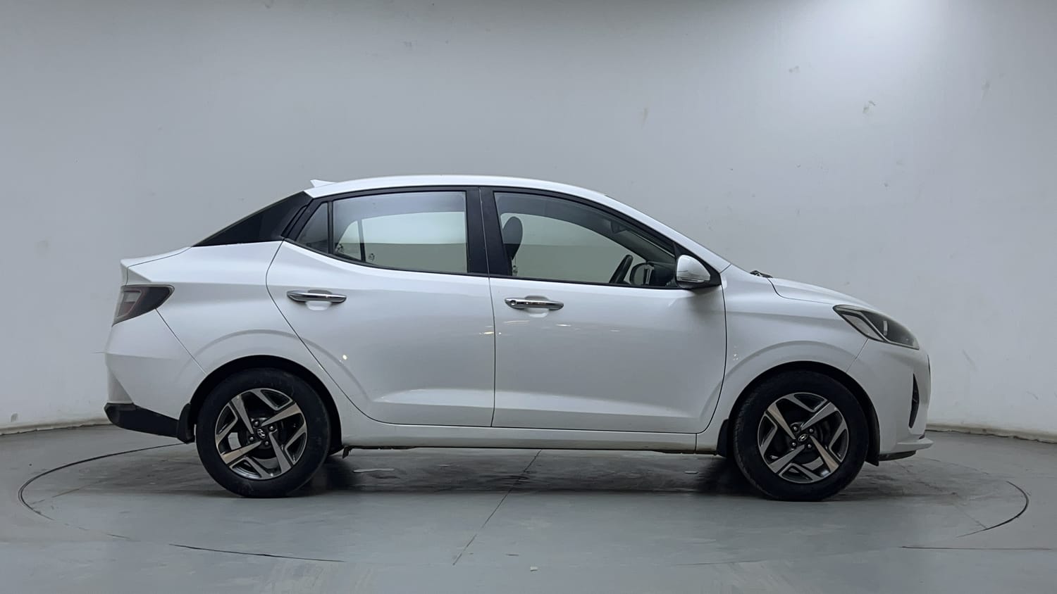 Used 2021 Hyundai Aura SX Plus 1.0 Petrol Petrol Manual exterior RIGHT SIDE VIEW