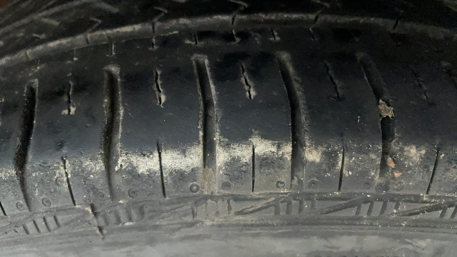 Used 2021 Volkswagen Polo Trendline 1.0L MPI Petrol Manual tyres RIGHT FRONT TYRE TREAD VIEW
