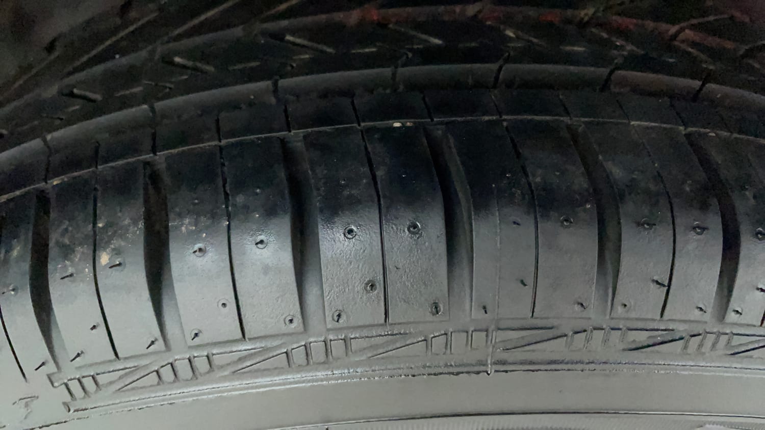 Used 2021 Volkswagen Polo Trendline 1.0L MPI Petrol Manual tyres RIGHT REAR TYRE TREAD VIEW
