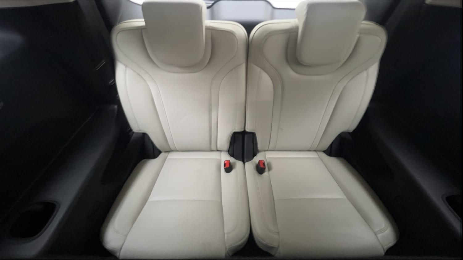 2023 Mahindra XUV700 AX 7 Petrol AT 7 STR-24