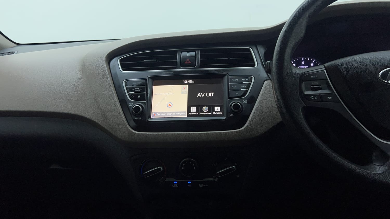 Used 2019 Hyundai Elite i20 Sportz Plus 1.2 Petrol Manual interior MUSIC SYSTEM & AC CONTROL VIEW