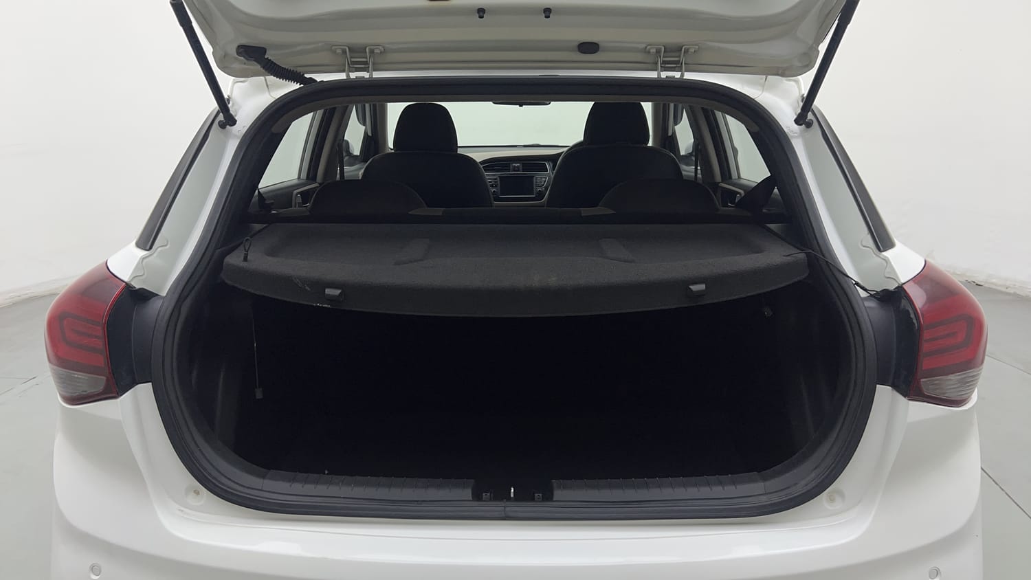 Used 2019 Hyundai Elite i20 Sportz Plus 1.2 Petrol Manual interior DICKY INSIDE VIEW