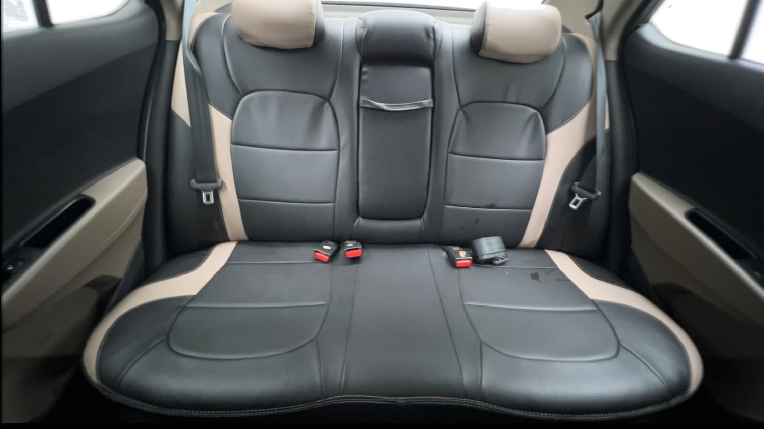 Used 2017 Hyundai Xcent SX Petrol Manual interior REAR SEAT CONDITION VIEW