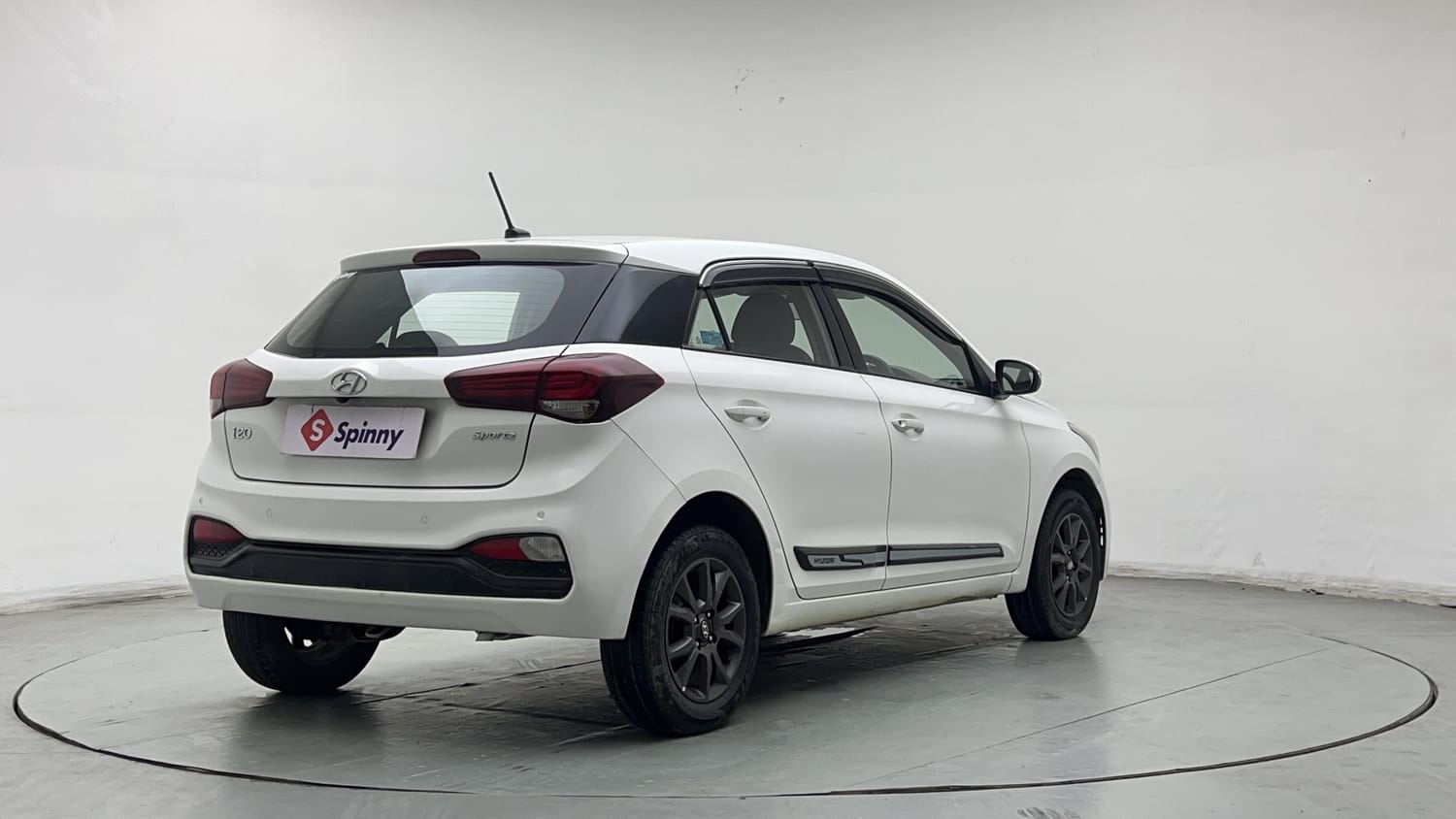 Used 2019 Hyundai Elite i20 Sportz Plus 1.2 Petrol Manual exterior RIGHT REAR CORNER VIEW