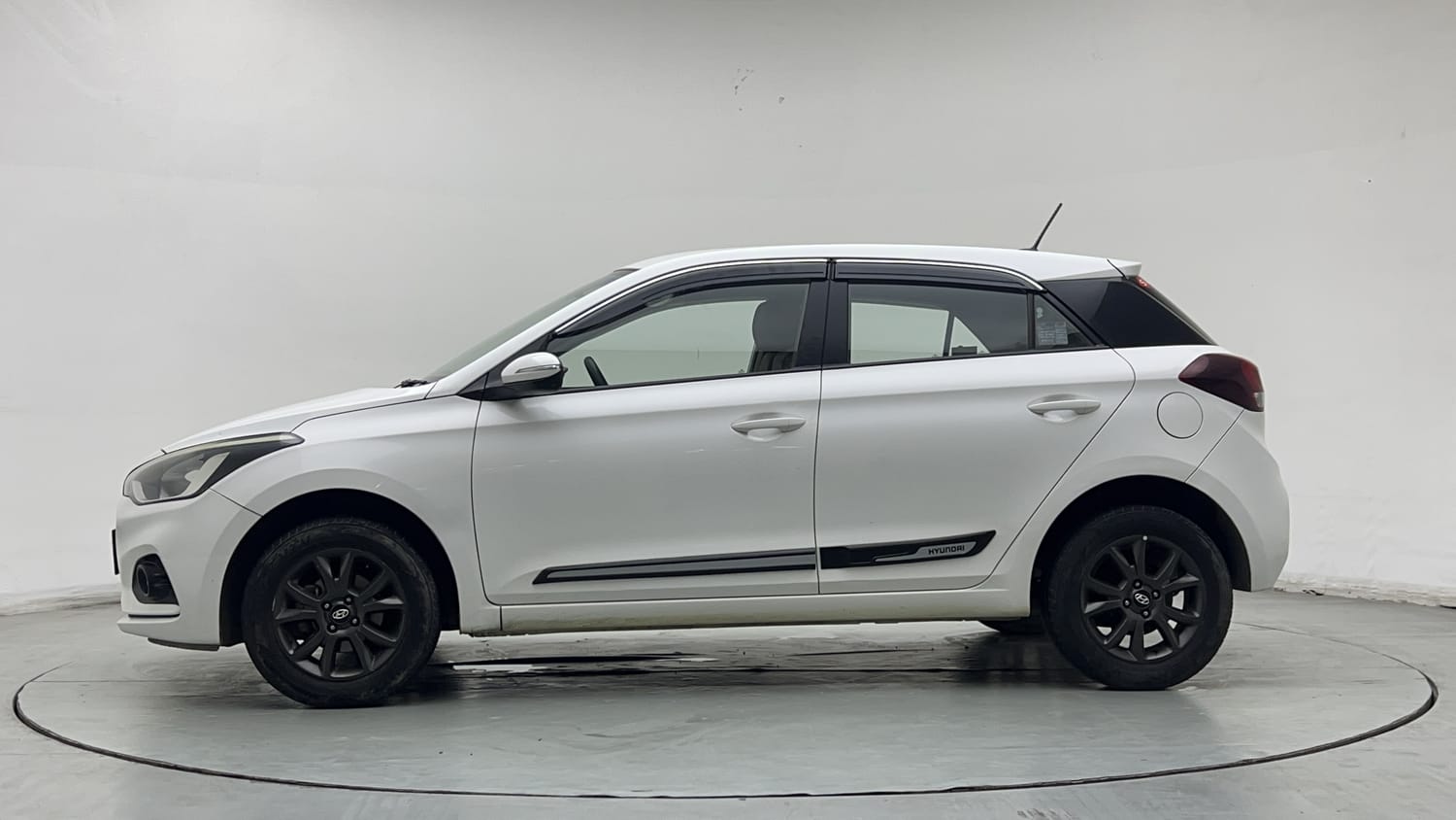 Used 2019 Hyundai Elite i20 Sportz Plus 1.2 Petrol Manual exterior LEFT SIDE VIEW