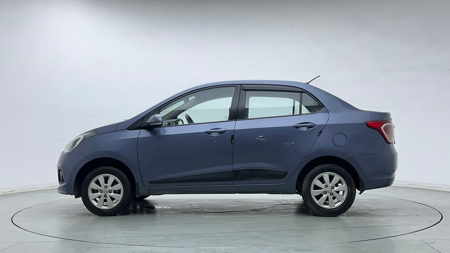 Used 2017 Hyundai Xcent SX Petrol Manual exterior LEFT SIDE VIEW