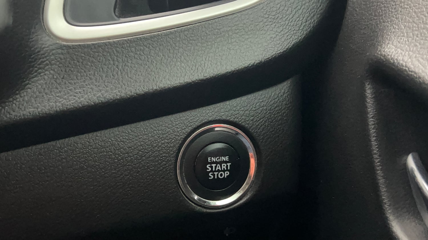 Used 2019 Maruti Suzuki Baleno Zeta 1.2 AT Petrol Automatic top_features Keyless start