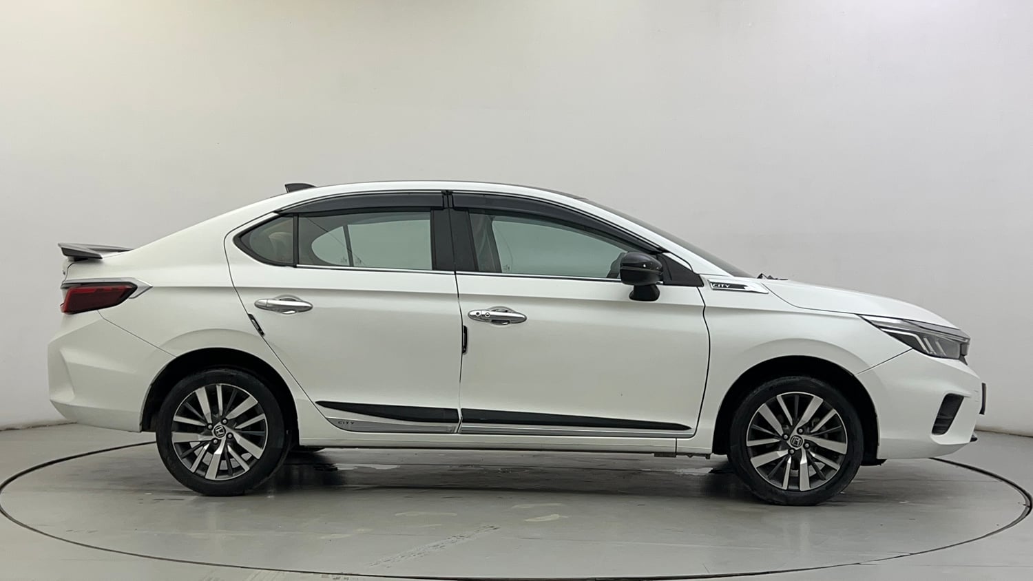 Used 2022 Honda City V Petrol Petrol Manual exterior RIGHT SIDE VIEW