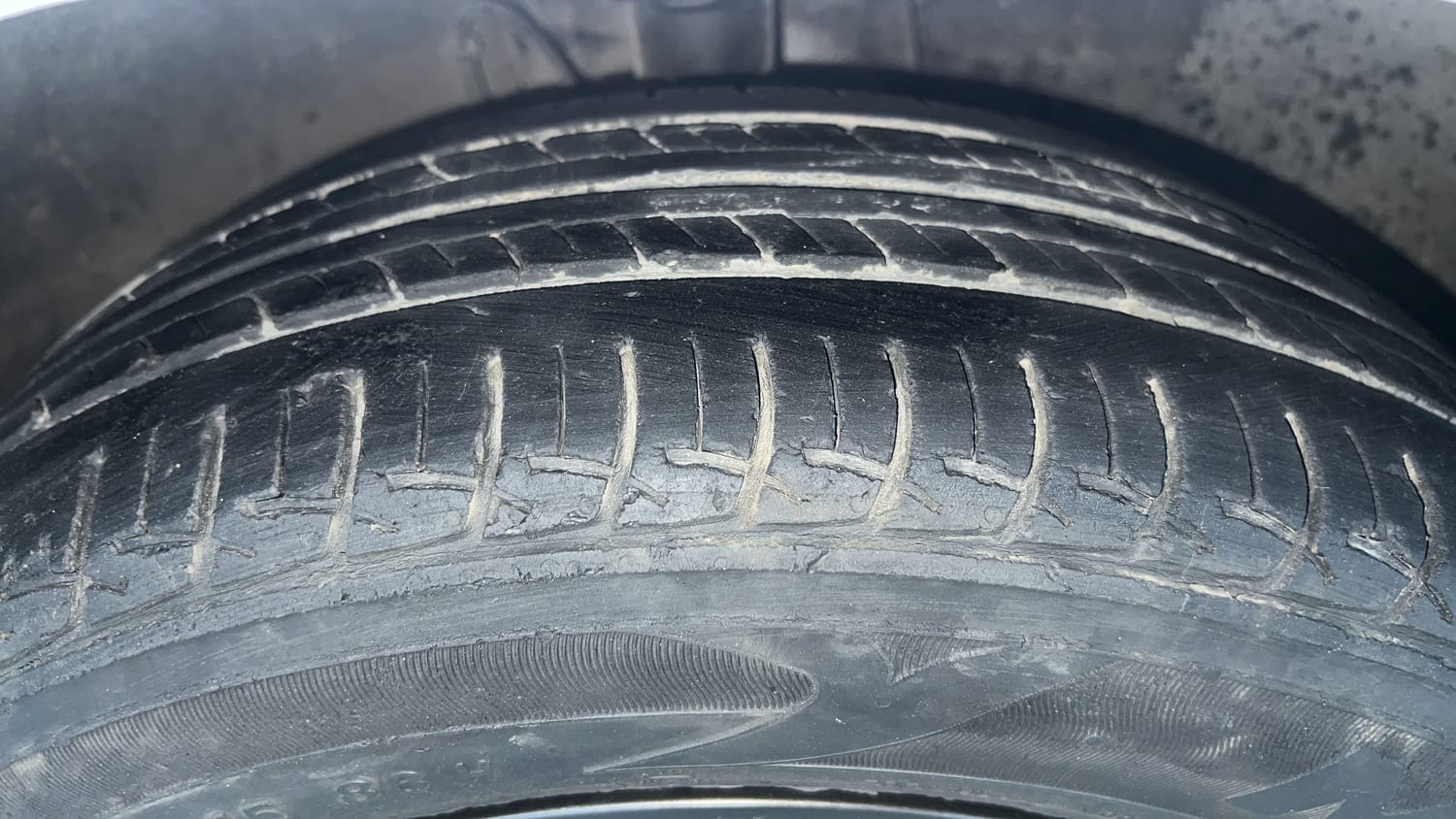 Used 2019 Hyundai Elite i20 Sportz Plus 1.2 Petrol Manual tyres RIGHT FRONT TYRE TREAD VIEW