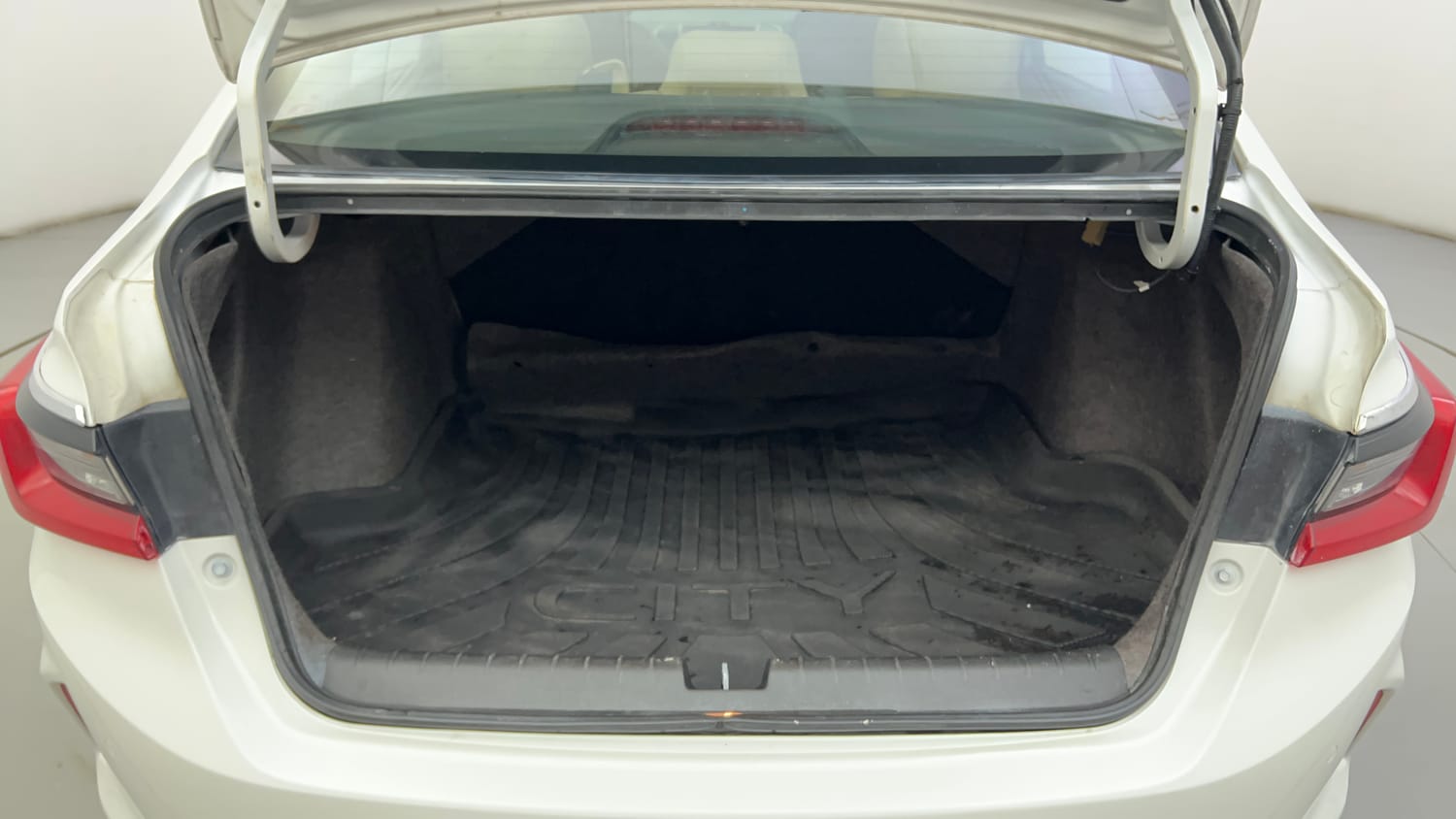 Used 2022 Honda City V Petrol Petrol Manual interior DICKY INSIDE VIEW