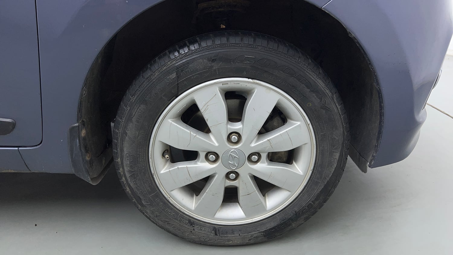 Used 2017 Hyundai Xcent SX Petrol Manual tyres RIGHT FRONT TYRE RIM VIEW