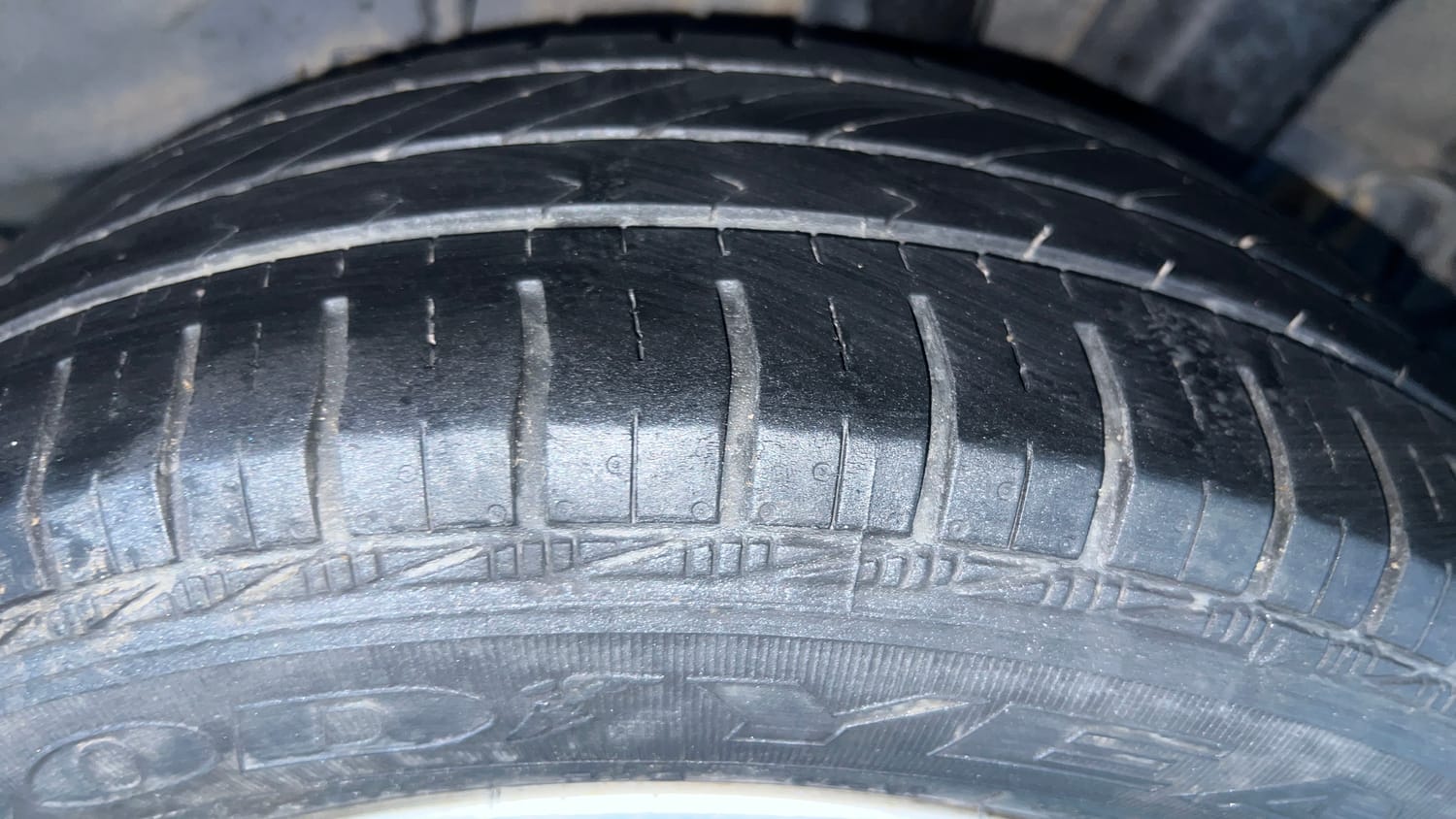 Used 2017 Hyundai Xcent SX Petrol Manual tyres LEFT REAR TYRE TREAD VIEW