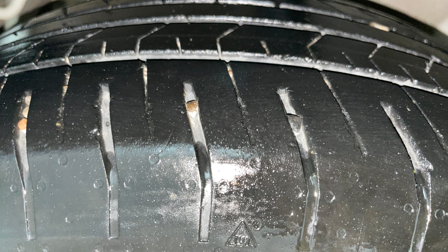 Used 2025 Hyundai Verna SX 1.5 Petrol MT Petrol Manual tyres RIGHT REAR TYRE TREAD VIEW