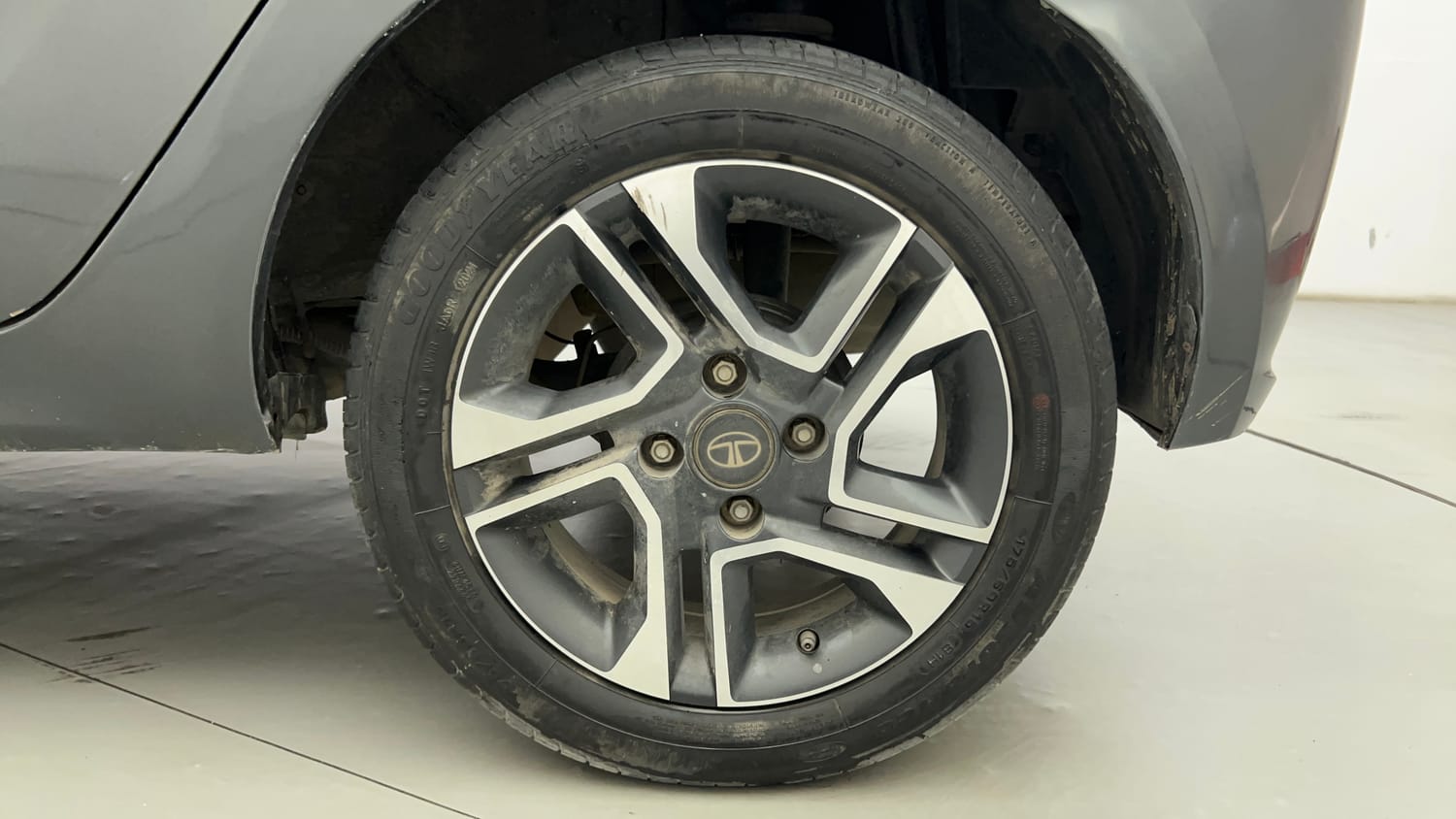 Used 2021 Tata Tiago XZ Plus Petrol Manual tyres LEFT REAR TYRE RIM VIEW