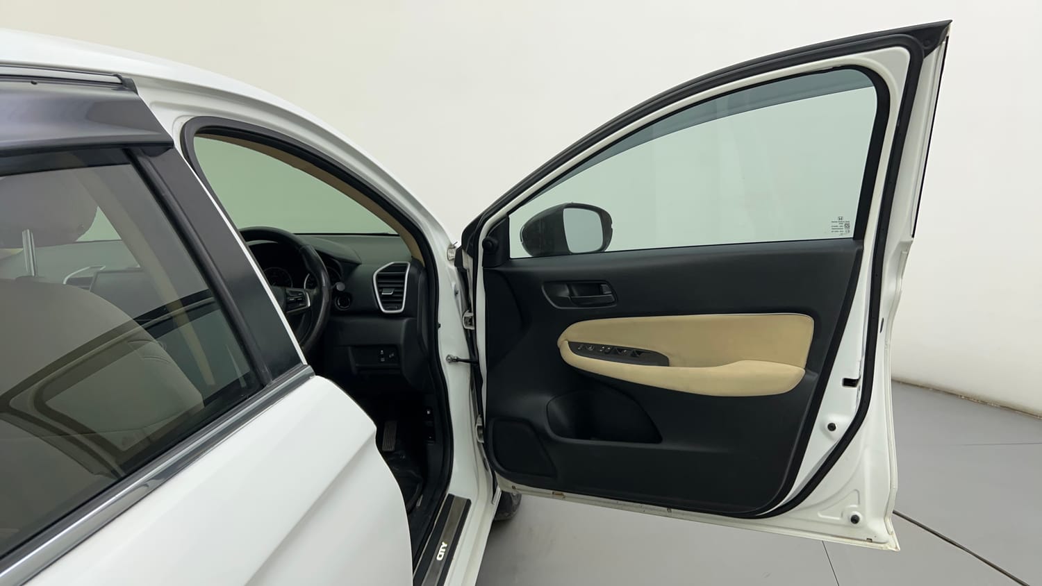 Used 2022 Honda City V Petrol Petrol Manual interior RIGHT FRONT DOOR OPEN VIEW