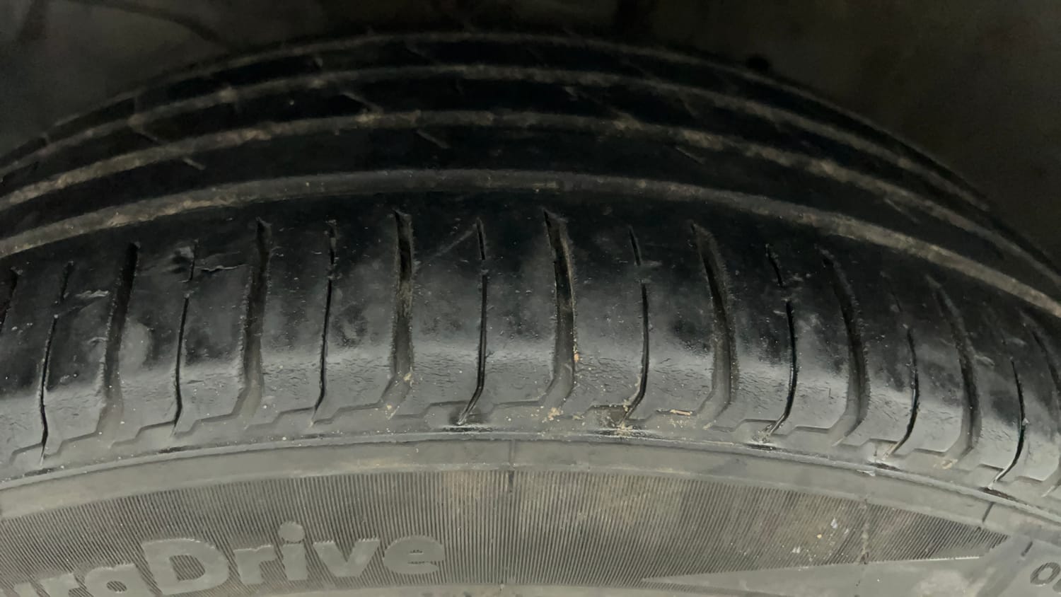 Used 2022 Honda City V Petrol Petrol Manual tyres LEFT FRONT TYRE TREAD VIEW