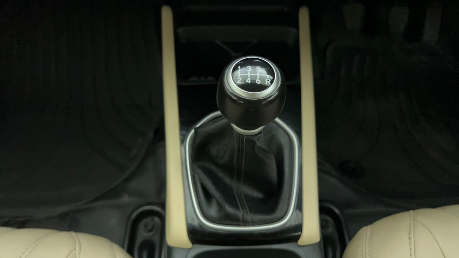 Used 2022 Honda City V Petrol Petrol Manual interior GEAR  KNOB VIEW