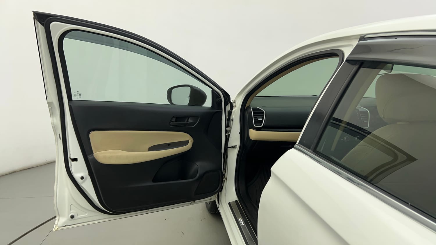 Used 2022 Honda City V Petrol Petrol Manual interior LEFT FRONT DOOR OPEN VIEW