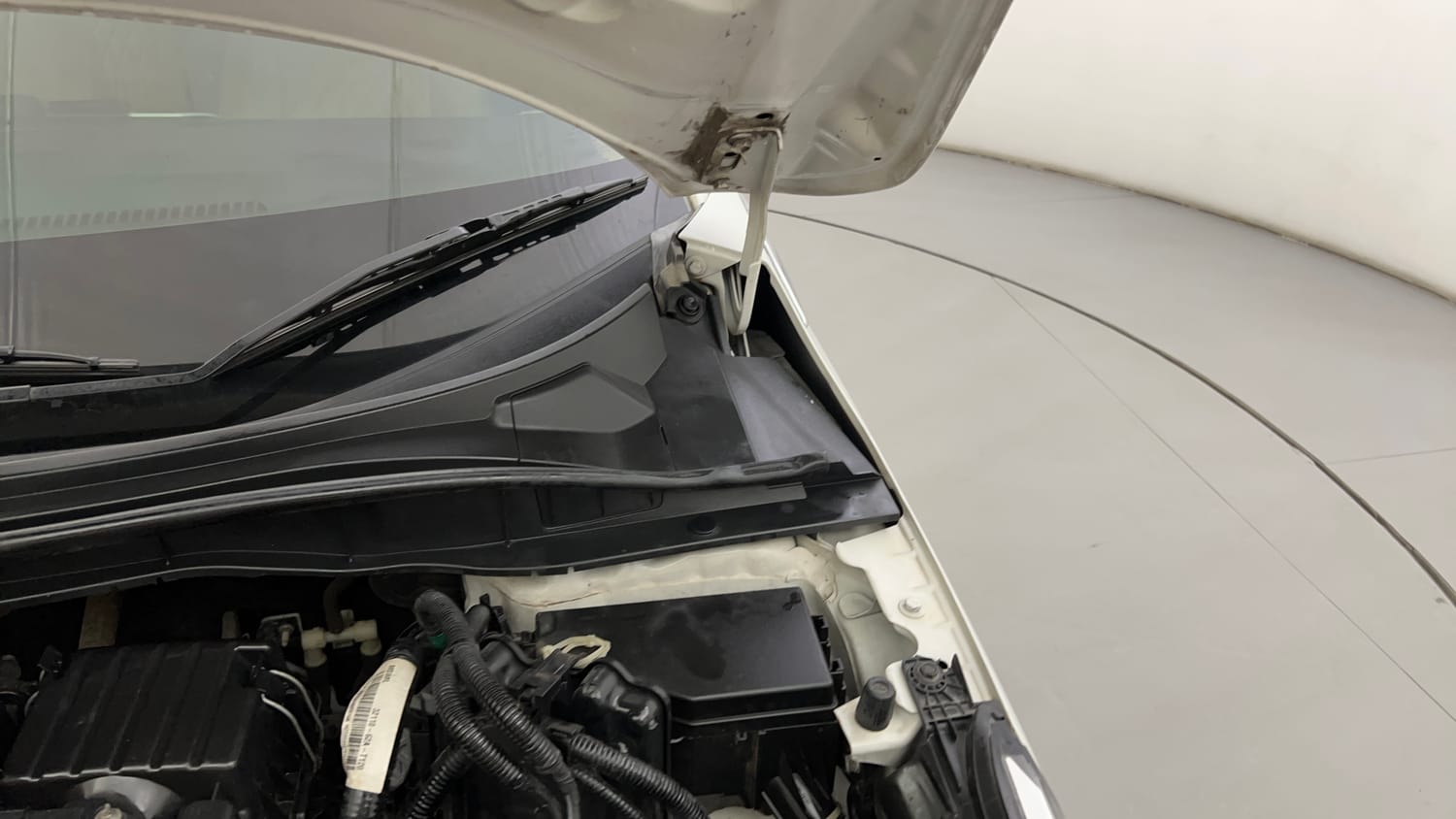 Used 2022 Honda City V Petrol Petrol Manual engine ENGINE LEFT SIDE HINGE & APRON VIEW