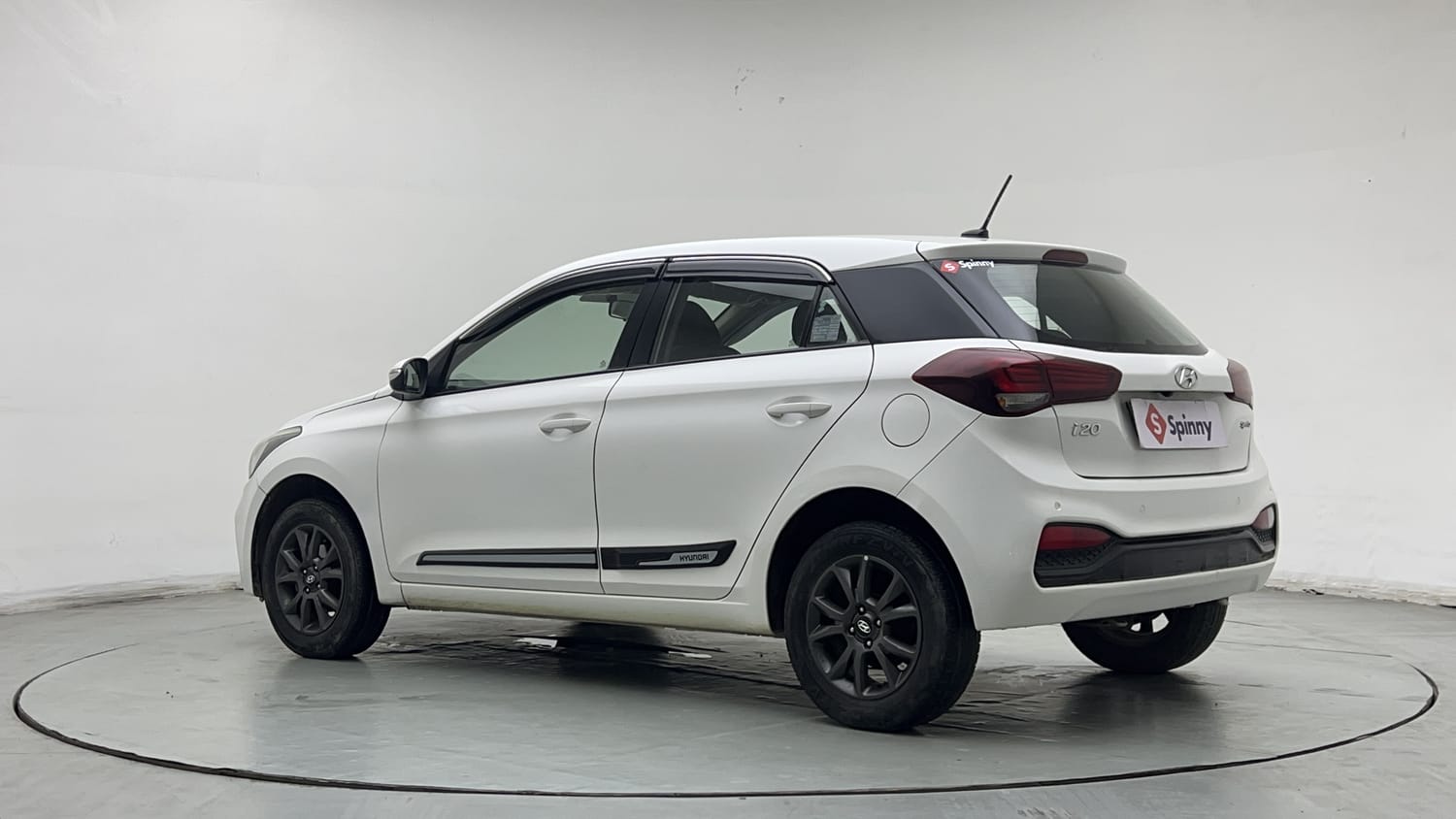 Used 2019 Hyundai Elite i20 Sportz Plus 1.2 Petrol Manual exterior LEFT REAR CORNER VIEW
