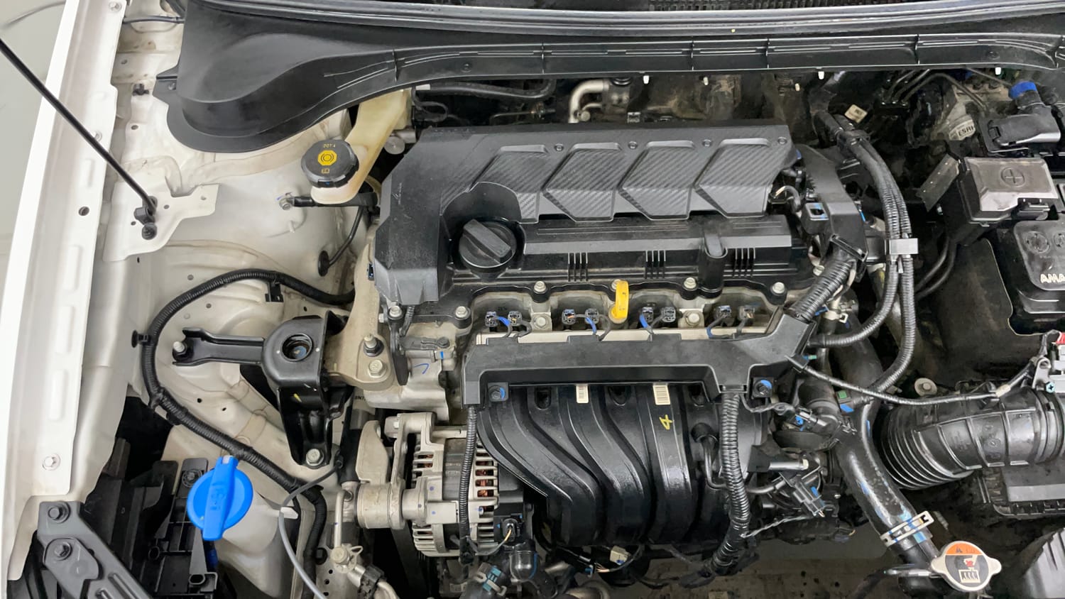 Used 2025 Hyundai Verna SX 1.5 Petrol MT Petrol Manual engine ENGINE RIGHT SIDE VIEW
