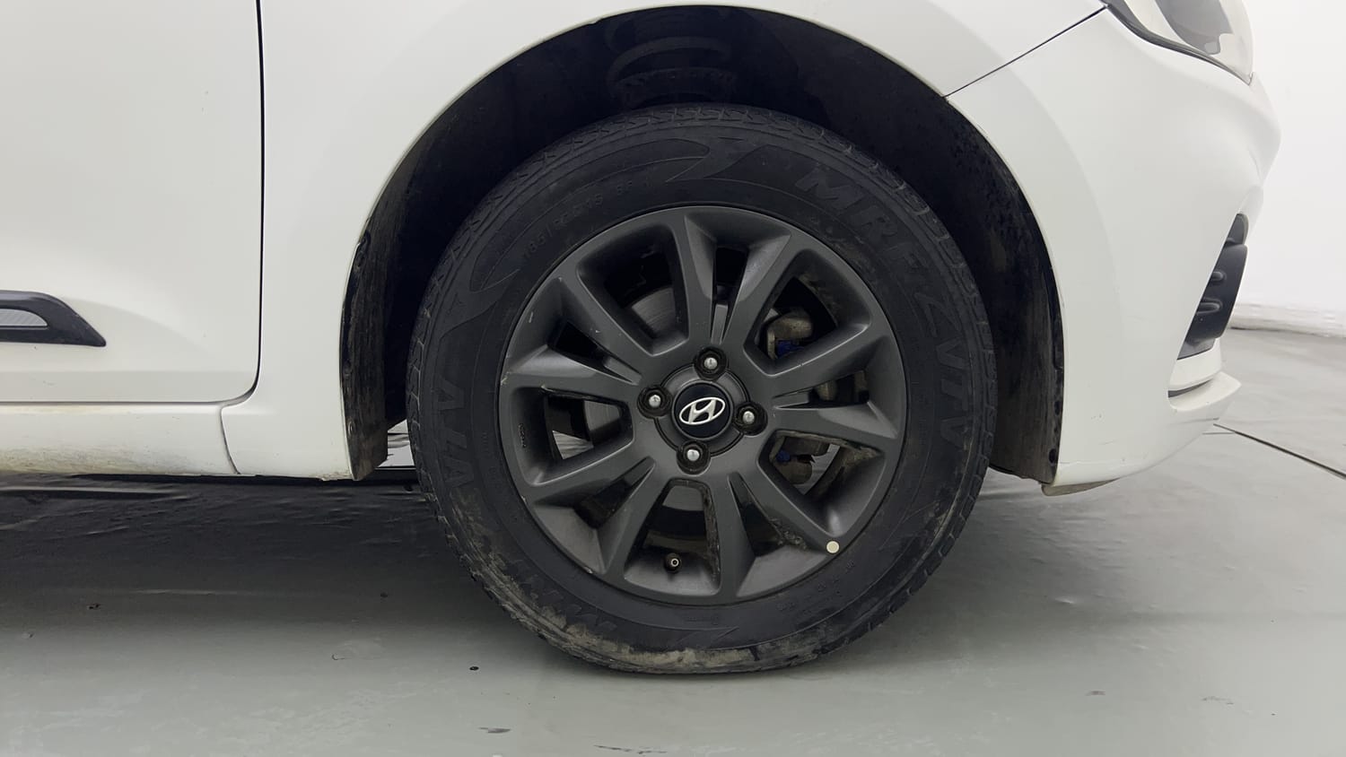 Used 2019 Hyundai Elite i20 Sportz Plus 1.2 Petrol Manual tyres RIGHT FRONT TYRE RIM VIEW