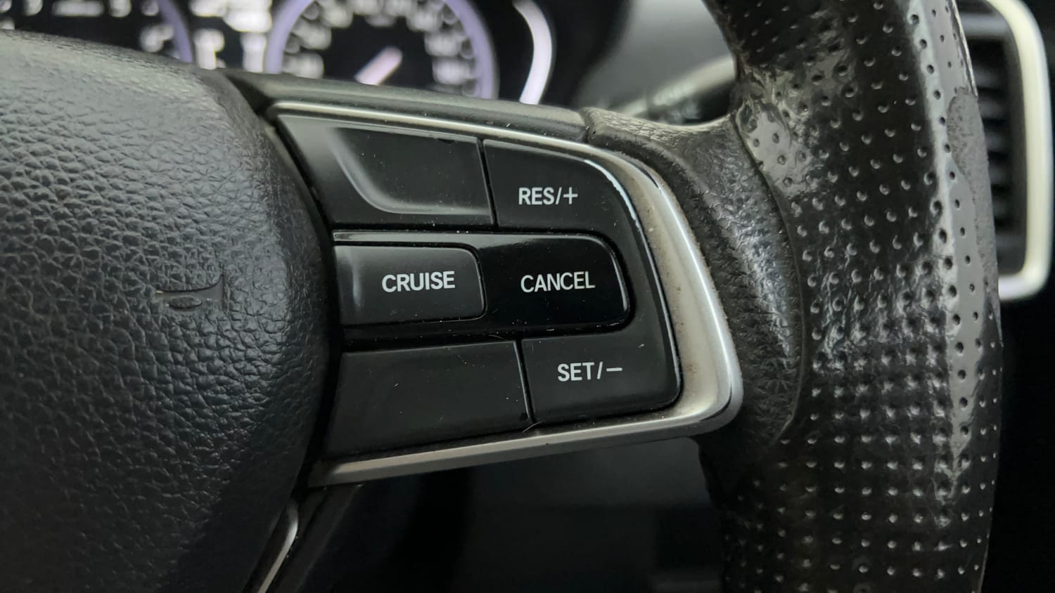 Used 2022 Honda City V Petrol Petrol Manual top_features Cruise control