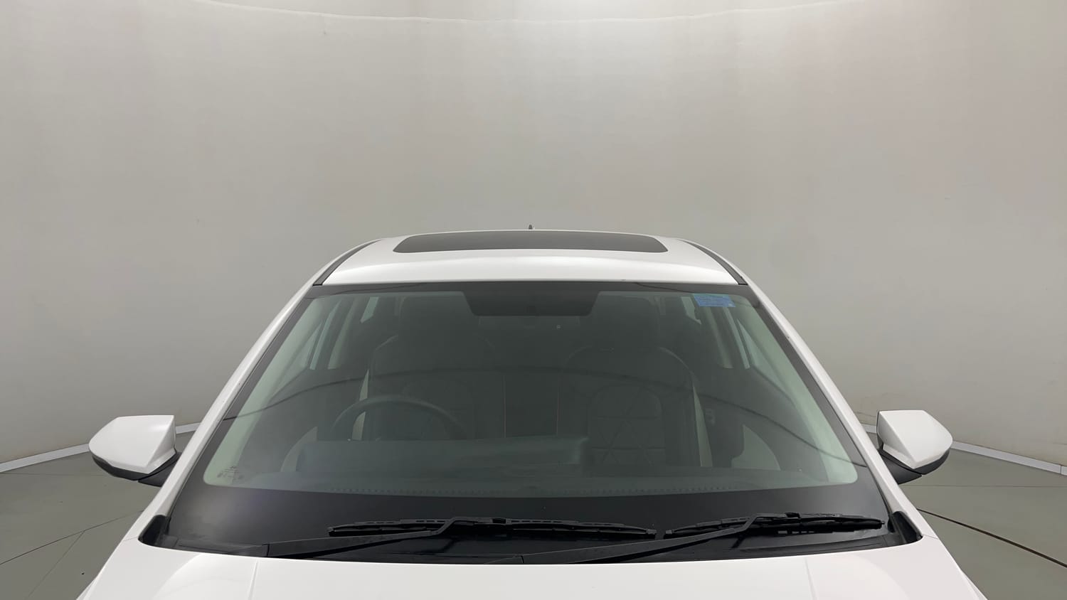 Used 2025 Hyundai Verna SX 1.5 Petrol MT Petrol Manual exterior FRONT WINDSHIELD VIEW