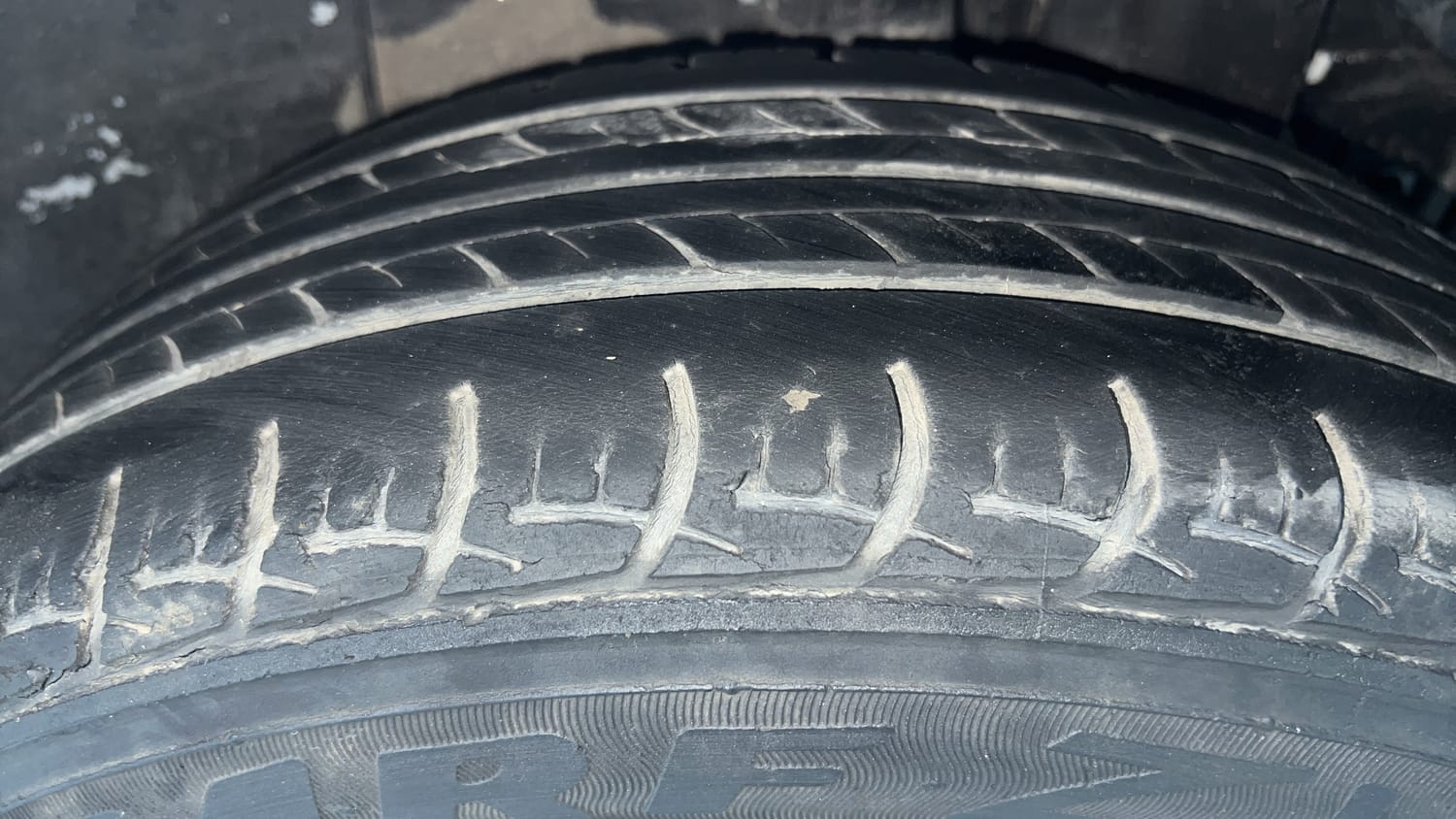 Used 2019 Hyundai Elite i20 Sportz Plus 1.2 Petrol Manual tyres LEFT REAR TYRE TREAD VIEW