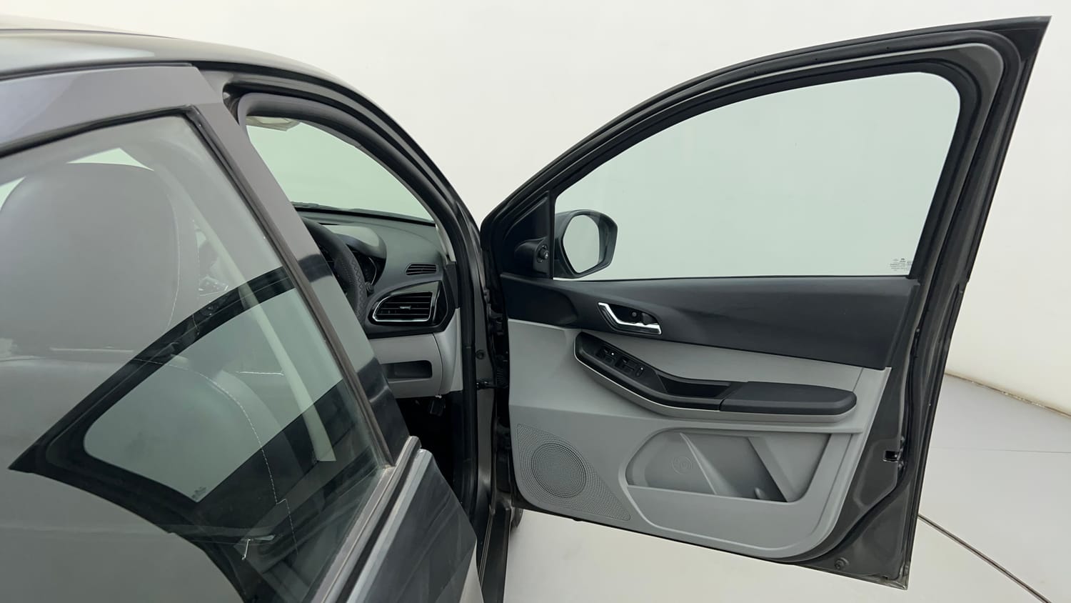 Used 2021 Tata Tiago XZ Plus Petrol Manual interior RIGHT FRONT DOOR OPEN VIEW