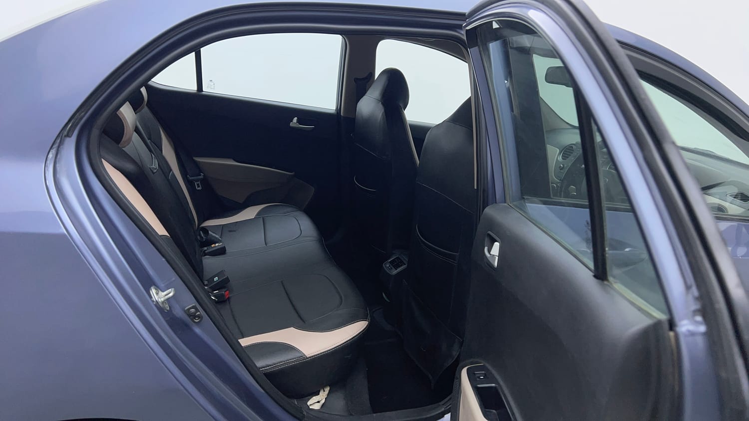 Used 2017 Hyundai Xcent SX Petrol Manual interior RIGHT SIDE REAR DOOR CABIN VIEW