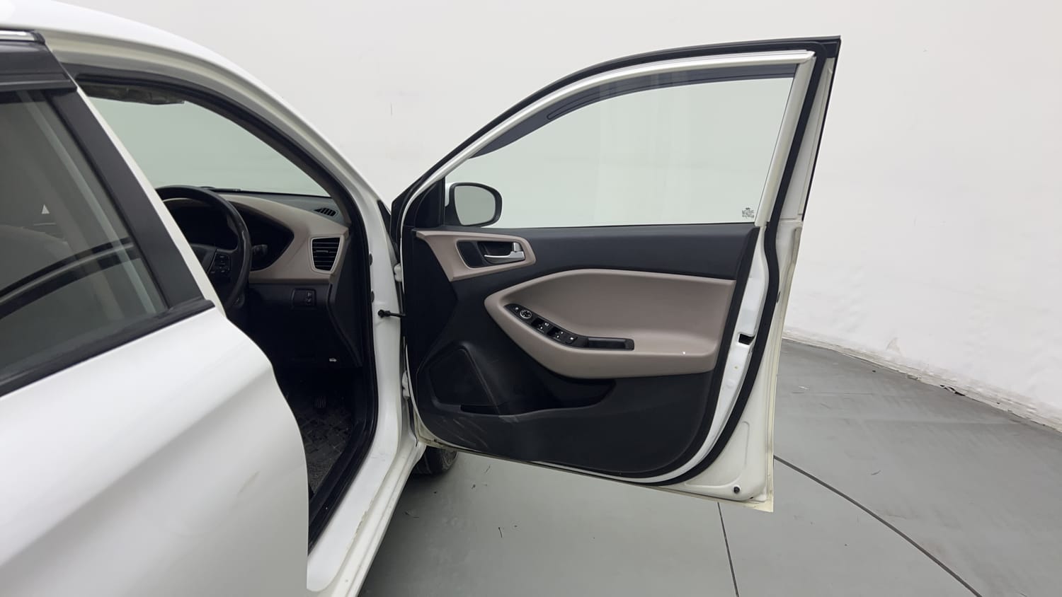 Used 2019 Hyundai Elite i20 Sportz Plus 1.2 Petrol Manual interior RIGHT FRONT DOOR OPEN VIEW