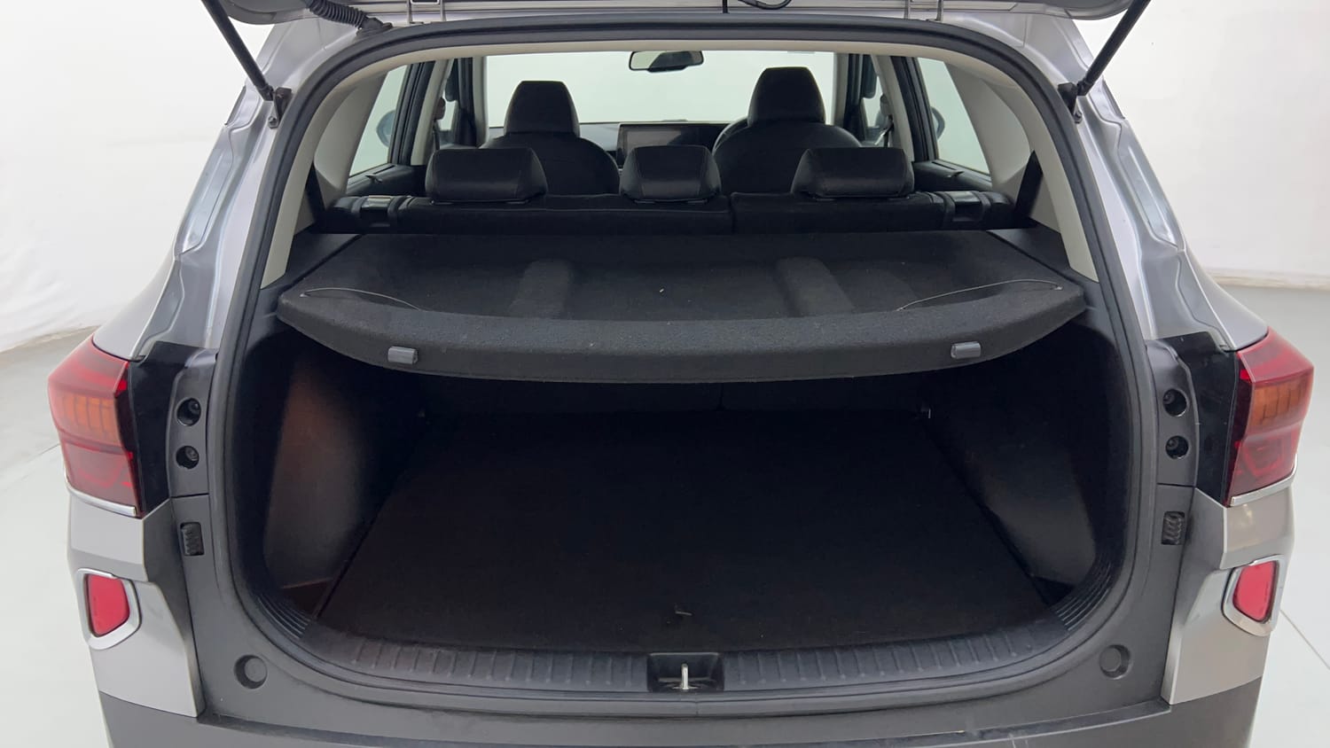 Used 2019 Kia Seltos GTX 1.4 Petrol Manual interior DICKY INSIDE VIEW