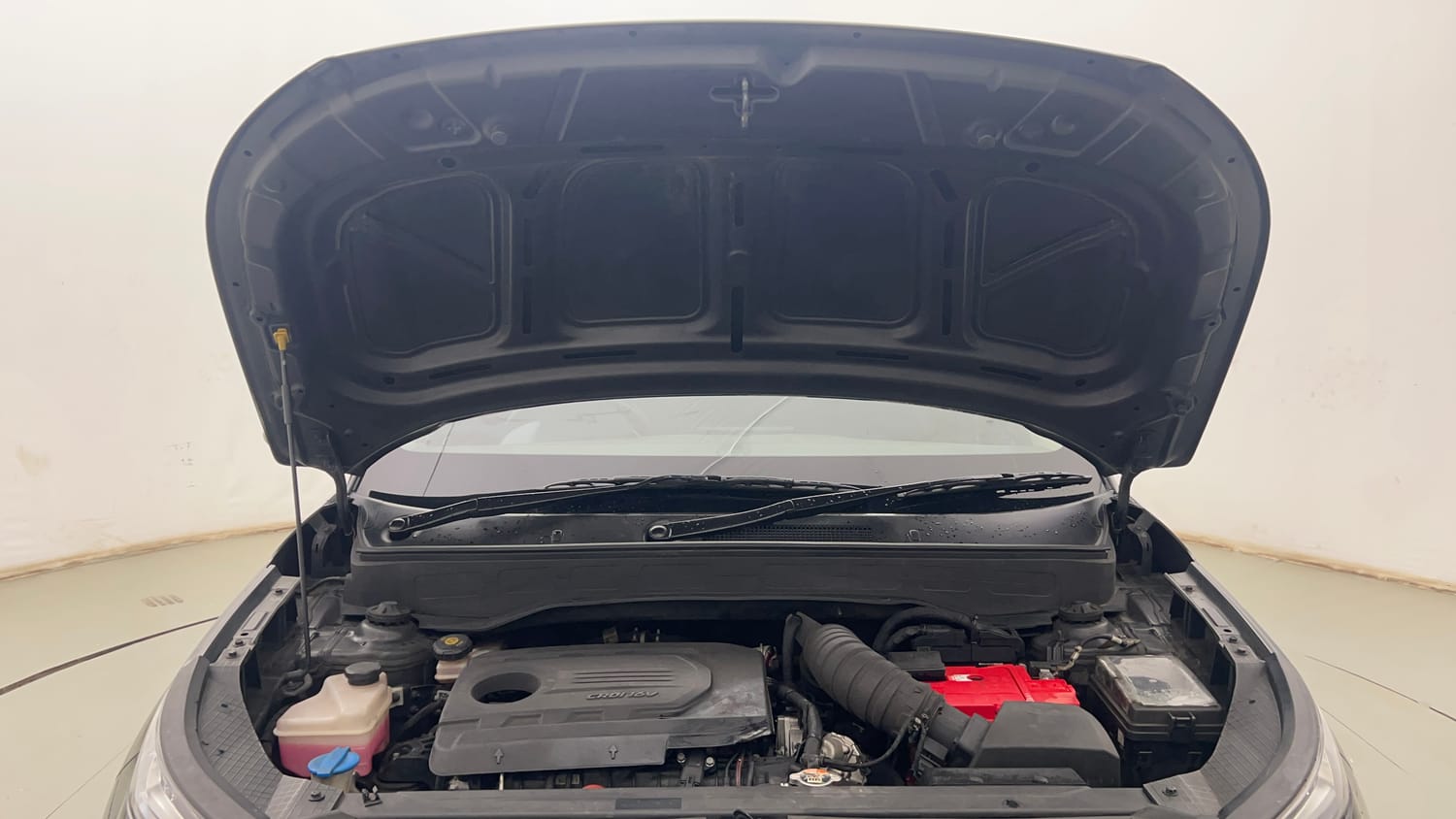 Used 2021 Hyundai Venue SX (O) 1.5 CRDi Diesel Manual engine ENGINE & BONNET OPEN FRONT VIEW