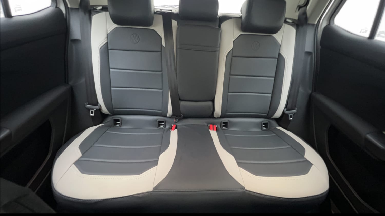 2022 Volkswagen Taigun Highline 1.0 TSI AT-23